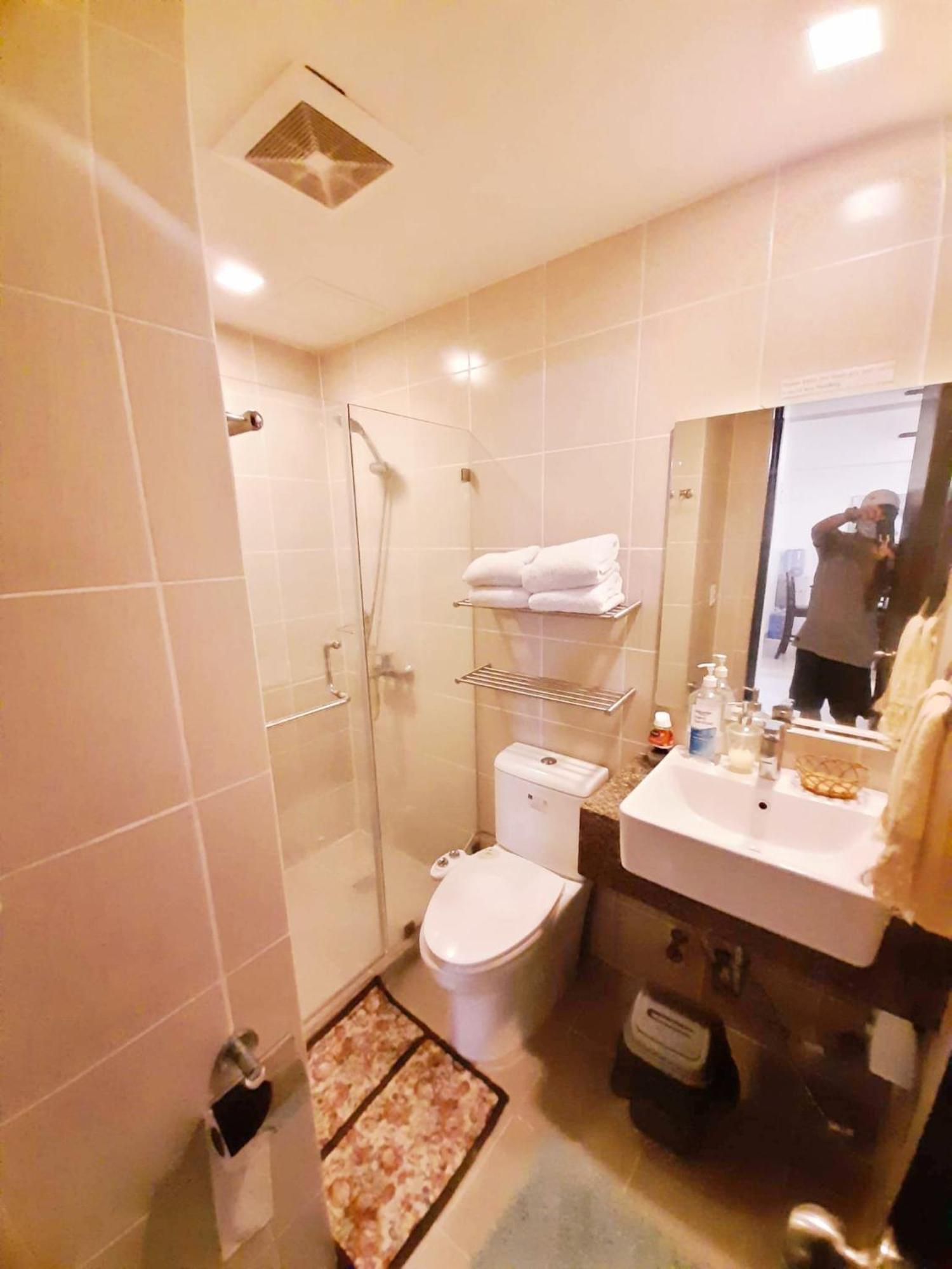 קואזון סיטי Manhattan Plaza Tower 1 מראה חיצוני תמונה