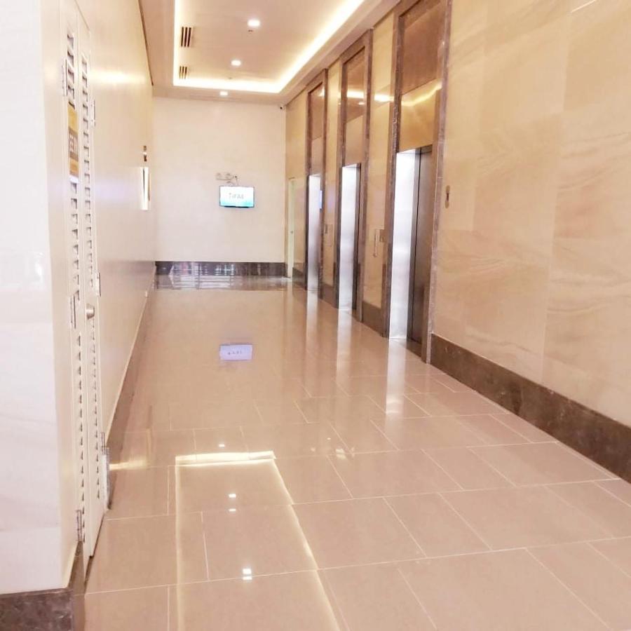 קואזון סיטי Manhattan Plaza Tower 1 מראה חיצוני תמונה